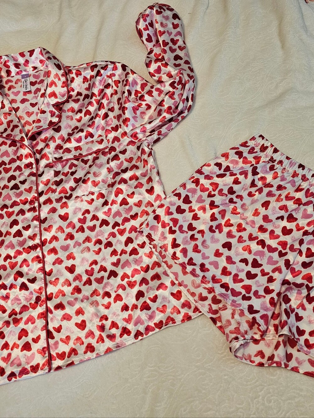 Lilac& London Women's M Satin Pajama Set Long Sleeve Button Top & Shorts Hearts